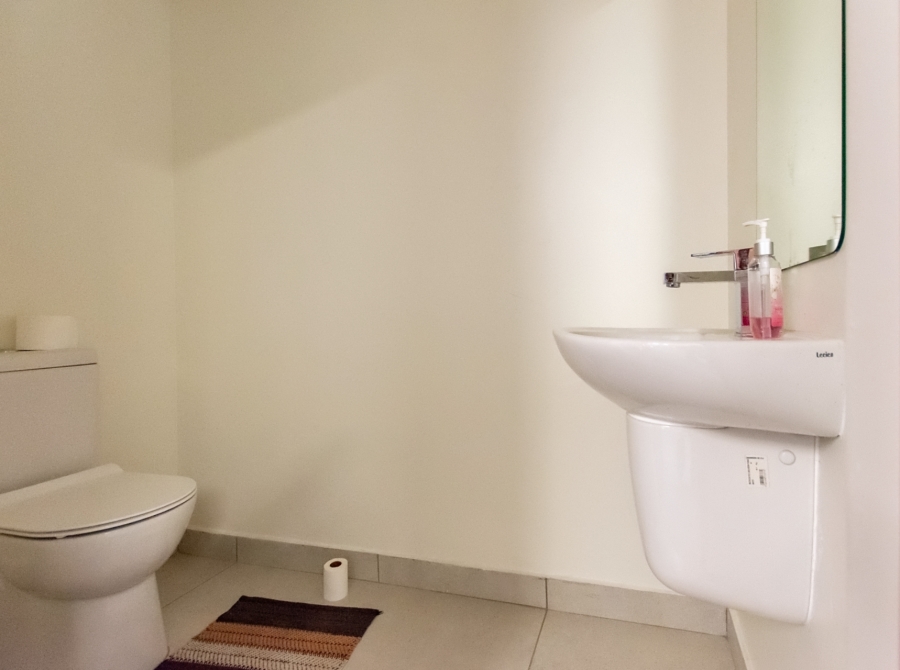 5 Bedroom Property for Sale in Paradise Beach Western Cape